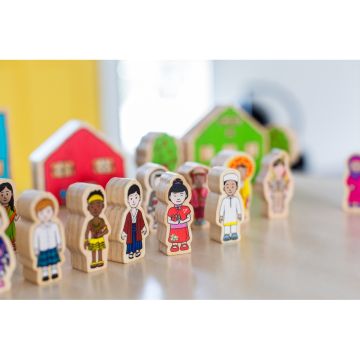Wooden Children of the World Pack of 18